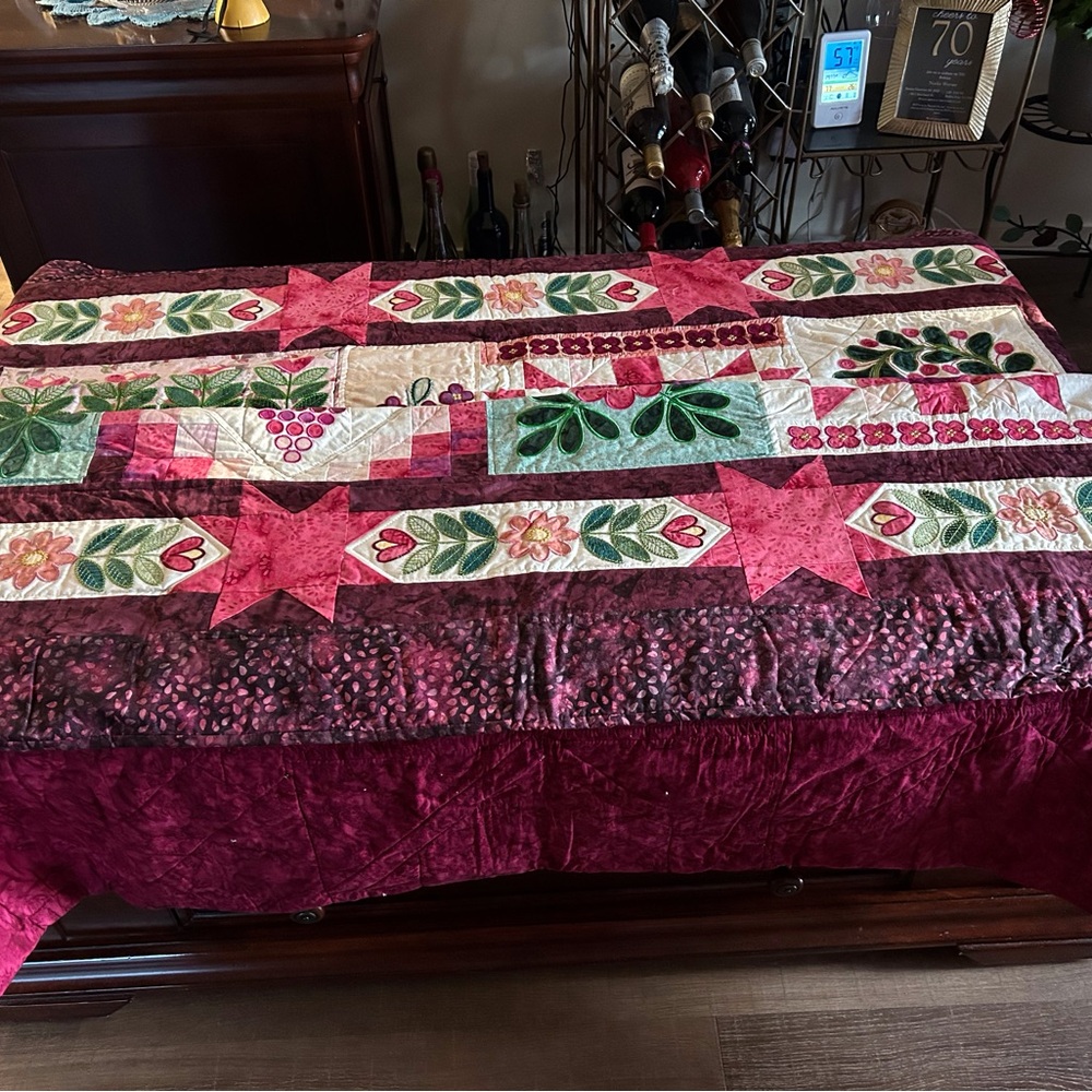Handmade Reversible Quilt Size: 86 X 140